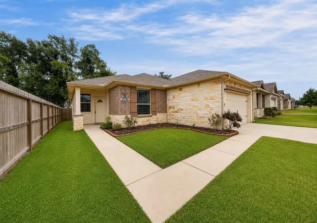 Photo 2 of Single family home for sale at 1724 Road 5102, Cleveland, TX 77327 | MLS# 95365165 | Listing updated on 2026-08-18