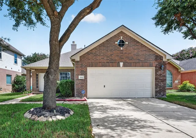 Photo 2 of Sale Pending at 9510 Curry Landing Dr, Houston, TX 77095 | MLS# 25282588 | Listing updated on 2026-09-18
