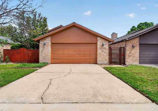 Photo 2 of Sale Pending at 7710 Green Lawn Dr, Houston, TX 77088 | MLS# 91924745 | Listing updated on 2026-09-15
