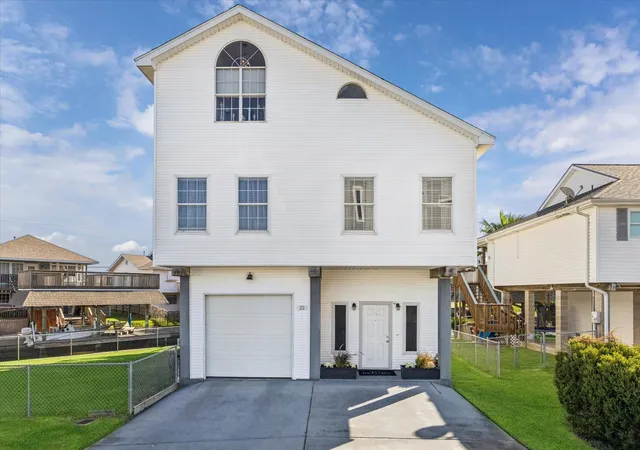 2nd image of 22 N Flamingo Street Street, La Marque, TX 77568 | MLS# 97042045