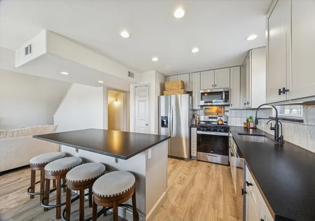 Photo 4 of Single family home for sale at 22 N Flamingo St, La Marque, TX 77568 | MLS# 97042045 | Listing updated on 2026-09-10