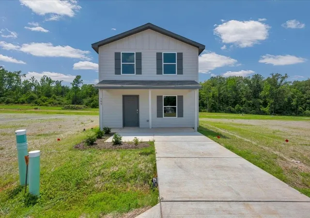 1st image of 305 Dana Dr, Lufkin, TX 75901 | MLS# 64461803