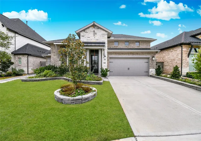 Photo 1 of Single family home for sale at 5042 Albany Shrs Ln, Fulshear, TX 77441 | MLS# 92105792 | Listing updated on 2026-08-19