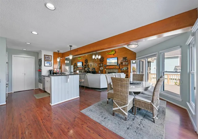 Photo 4 of Single family home for sale at 3408 Jolly Roger Cir, Galveston, TX 77554 | MLS# 9650451 | Listing updated on 2026-04-09