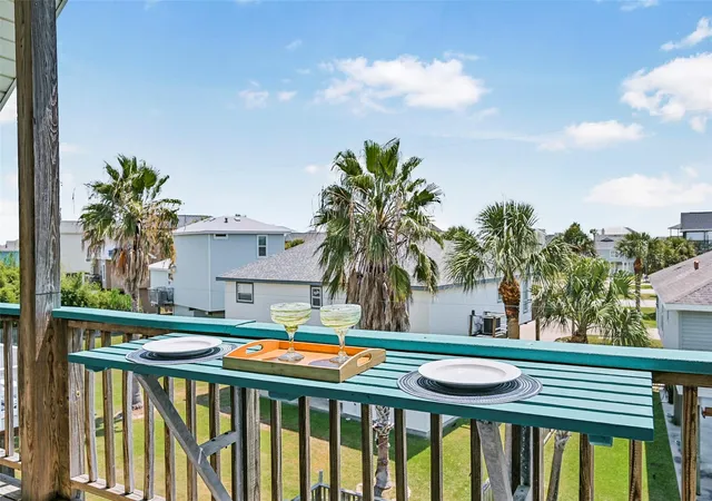 Photo 3 of Single family home for sale at 13925 Pirates Beach Blvd, Galveston, TX 77554 | MLS# 91881837 | Listing updated on 2026-09-19