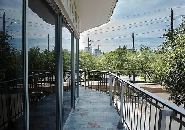 image of 5050 Woodway Dr, Houston, TX 77056