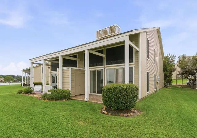 Homes for sale in Conroe, TX | 144 April Point Dr S, Conroe, TX 77356 | MLS# 91970971