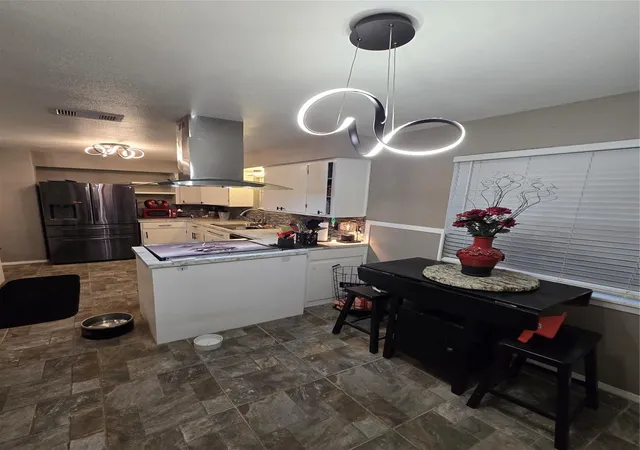 image of 105 S Ringgold St, West Columbia, TX 77486 | MLS# 49918894