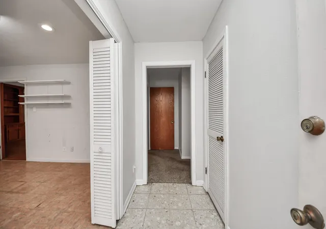 2nd image of 9006 Springview Ln, Houston, TX 77080 | MLS# 42374199