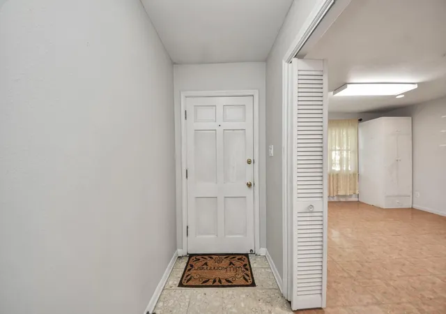 3rd image of 9006 Springview Ln, Houston, TX 77080 | MLS# 42374199