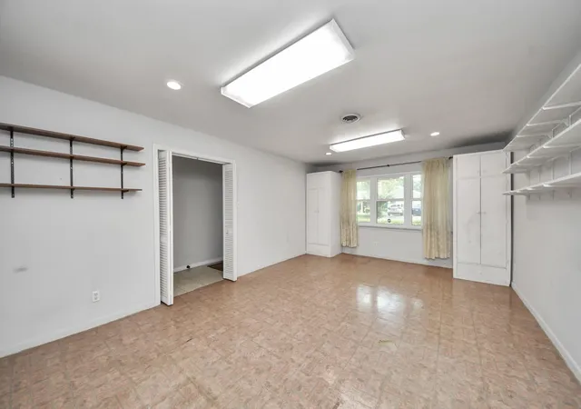 5th image of 9006 Springview Ln, Houston, TX 77080 | MLS# 42374199