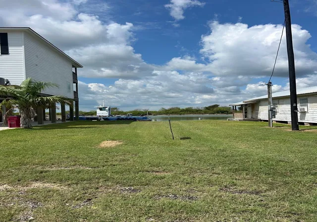 3rd image of 1952 Fm 2031, Matagorda, TX 77457 | MLS# 71130881