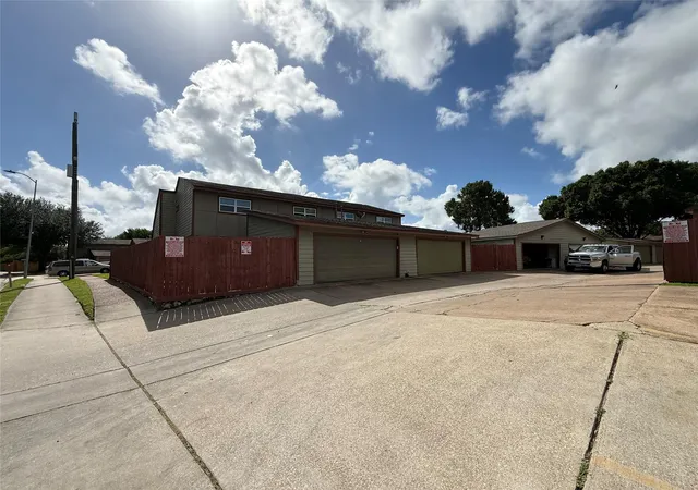Photo 2 of Sale Pending at 7943 W Airport Blvd, Houston, TX 77071 | MLS# 63278391 | Listing updated on 2026-09-16