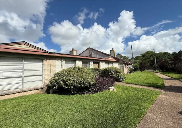 Photo 4 of Sale Pending at 7943 W Airport Blvd, Houston, TX 77071 | MLS# 63278391 | Listing updated on 2026-09-16