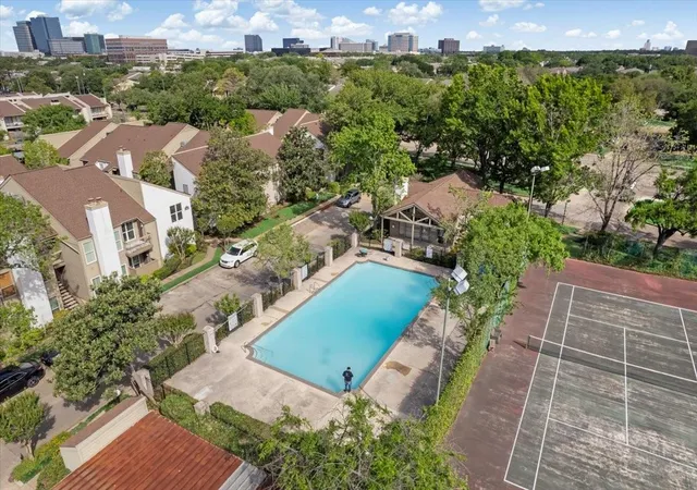 2nd image of 10047 Westpark Dr, Houston, TX 77042