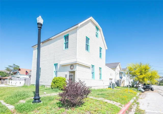 1st image of 1002 Sealy St, Galveston, TX 77550 | MLS# 79558213