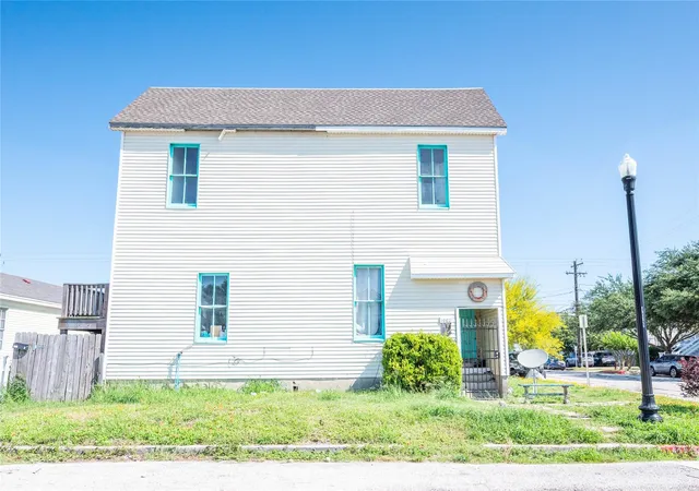 2nd image of 1002 Sealy St, Galveston, TX 77550 | MLS# 79558213