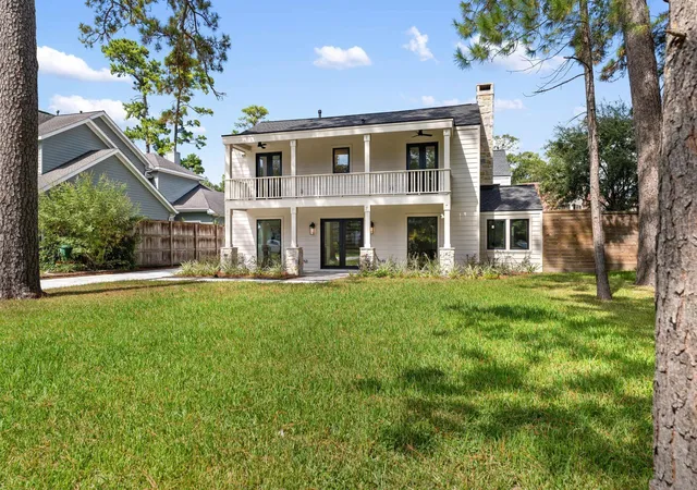 Photo 2 of Single family home for sale at 814 Azalea St, Houston, TX 77018 | MLS# 60950473 | Listing updated on 2026-10-02