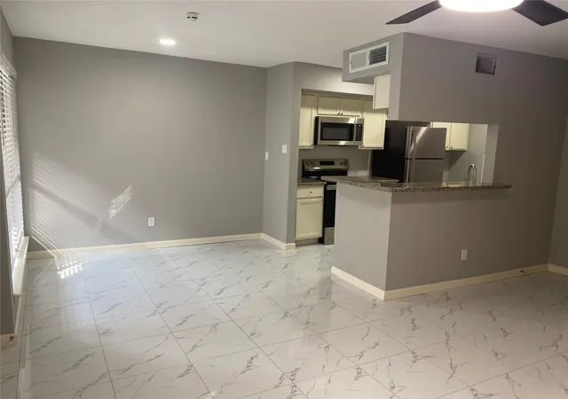 3rd image of 6633 W Airport Blvd #1304, Houston, TX 77035 | MLS# 68777526