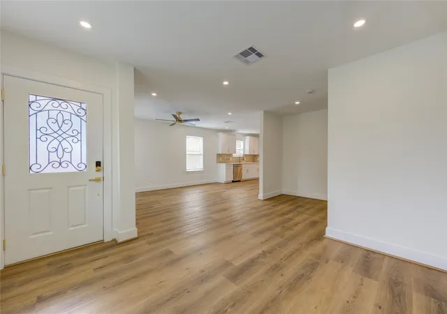 Photo 4 of Single family home for sale at 6923 Keller St, Houston, TX 77087 | MLS# 59723173 | Listing updated on 2026-08-30