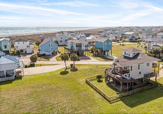 Photo 2 of Single family home for sale at 4119 Courageous Ln, Galveston, TX 77554 | MLS# 93856775 | Listing updated on 2026-06-27