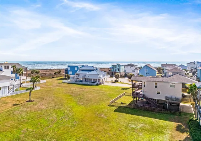 Photo 3 of Single family home for sale at 4119 Courageous Ln, Galveston, TX 77554 | MLS# 93856775 | Listing updated on 2026-06-27