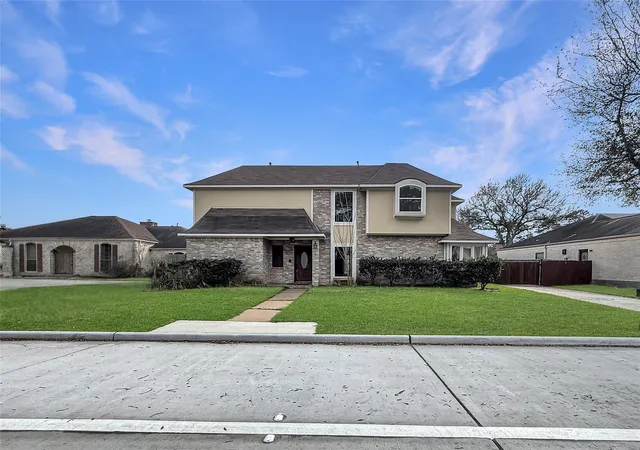 Homes for sale in Stafford, TX | 3310 Country Club Blvd, Stafford, TX 77477 | MLS# 76677661