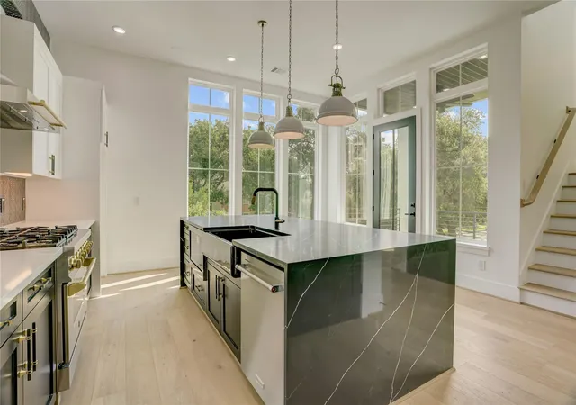 2nd image of 1907 Lauderdale St, Houston, TX 77030 | MLS# 44174011