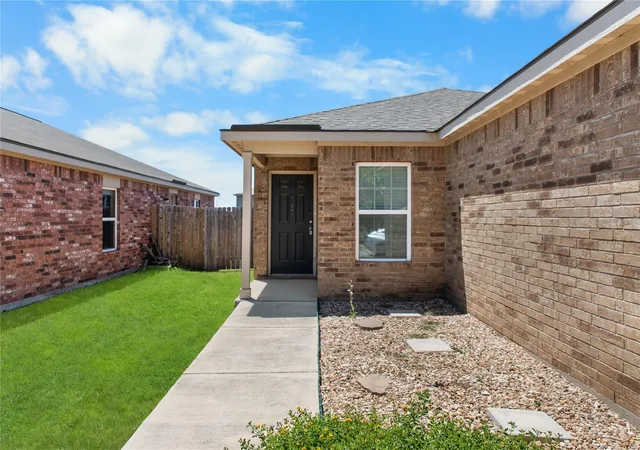 Photo 2 of Single family home for sale at 144 Continental Ave, Liberty Hill, TX 78642 | MLS# 9187460 | Listing updated on 2026-08-23