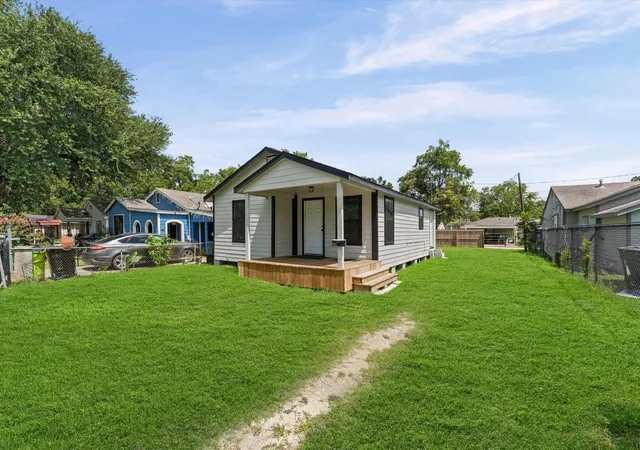 2nd image of 1219 Walnut Ave, Rosenberg, TX 77471 | MLS# 34300618