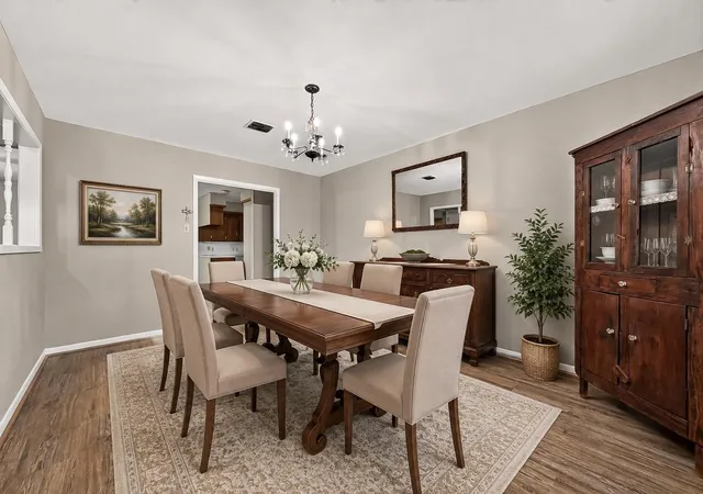 2nd image of 2002 Crestwood Dr, Richmond, TX 77469 | MLS# 47751695