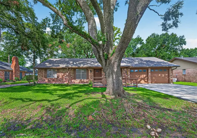 4th image of 2002 Crestwood Dr, Richmond, TX 77469 | MLS# 47751695