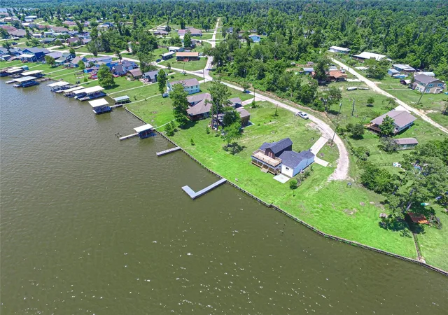3rd image of 796 W Cattle Dr, Onalaska, TX 77360 | MLS# 12427004