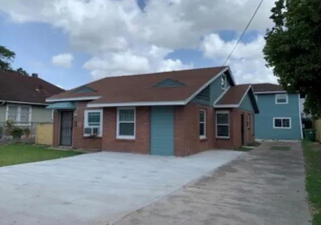 Photo 1 of Multi family home for sale at 207 Frawley St, Houston, TX 77009 | MLS# 72365415 | Listing updated on 2026-06-22