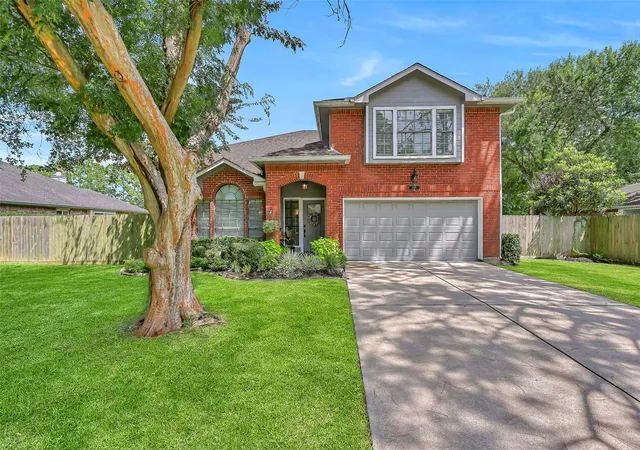 1st image of 2205 S Mission Cir, Friendswood, TX 77546 | MLS# 48578592