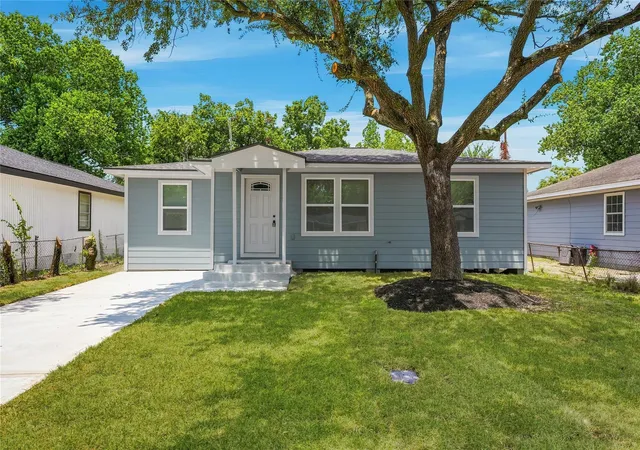 Photo 1 of Sale Pending at 10629 Fairfax St, Houston, TX 77029 | MLS# 55530917 | Listing updated on 2026-09-07