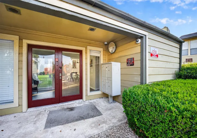 2nd image of 15534 Zabolio Dr, Webster, TX 77598