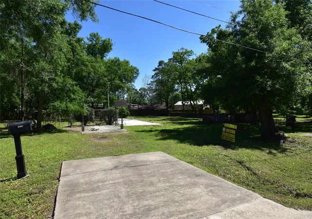 2nd image of 1510 Pine Grove Dr, Dickinson, TX 77539 | MLS# 12545723