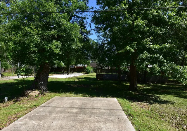 4th image of 1510 Pine Grove Dr, Dickinson, TX 77539 | MLS# 12545723