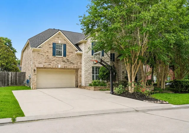 Homes for sale in Kingwood, TX | 2110 Lost Maples Trl, Kingwood, TX 77345 | MLS# 2563068