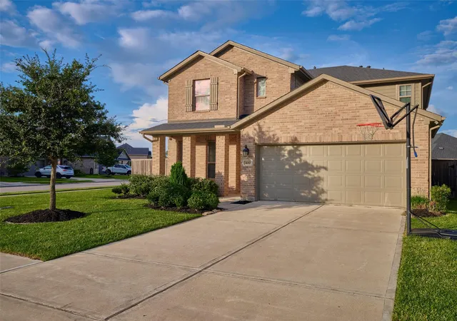 1st image of 400 Beken Cove Ln, La Porte, TX 77571 | MLS# 65469715