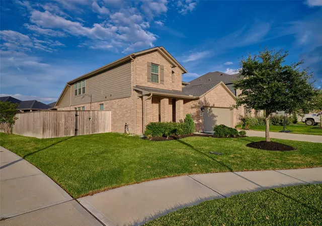 5th image of 400 Beken Cove Ln, La Porte, TX 77571 | MLS# 65469715