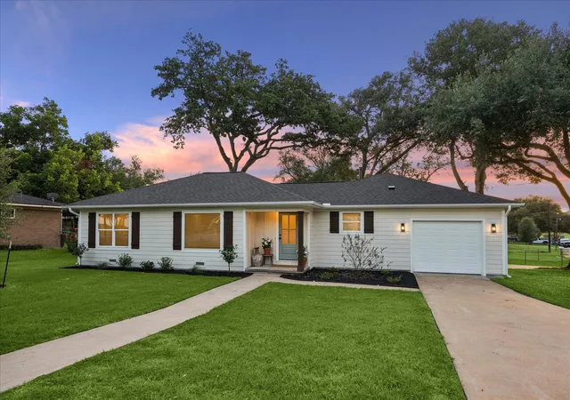 Homes for sale in Bellville, TX | 606 S Tesch St, Bellville, TX 77418 | MLS# 30602818