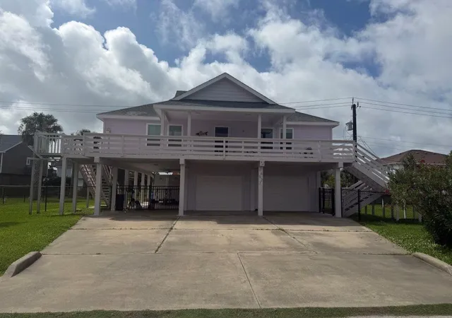 Homes for sale in Jamaica Beach, TX | 16527 Frances Drake Rd, Jamaica Beach, TX 77554 | MLS# 69112240