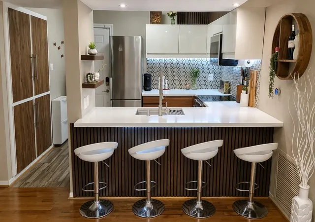 4th image of 909 Silber Rd #28E, Houston, TX 77024 | MLS# 94058143