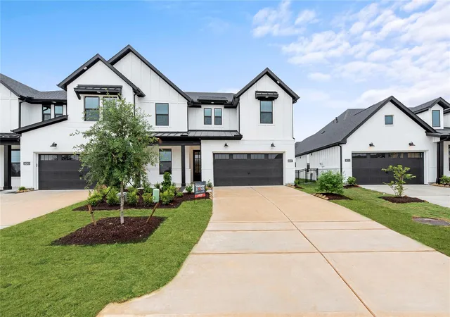 Photo 1 of Townhouse for sale at 18207 W Shoreline Vista Ln, Cypress, TX 77433 | MLS# 27296520 | Listing updated on 2026-08-14
