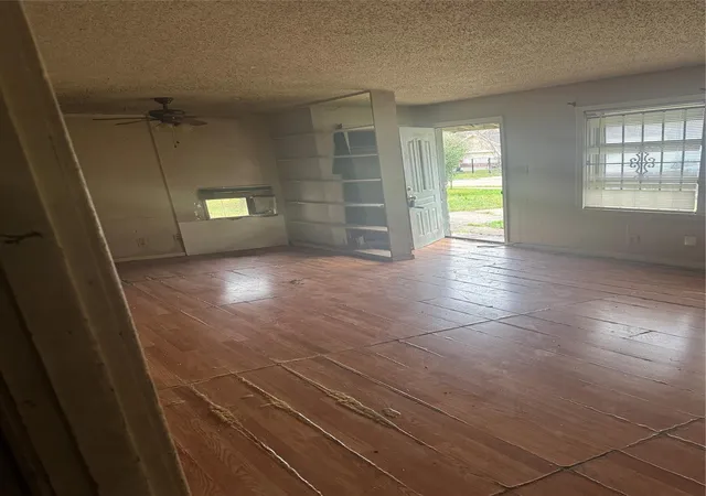 5th image of 5950 Doolittle Blvd, Houston, TX 77033 | MLS# 29423199