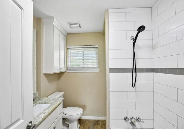 4th image of 3519 Hwy 146 S, Shoreacres, TX 77571 | MLS# 70628743