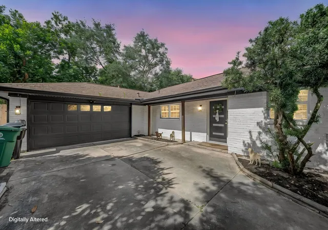 2nd image of 4814 Briarbend Dr, Houston, TX 77035 | MLS# 13697796