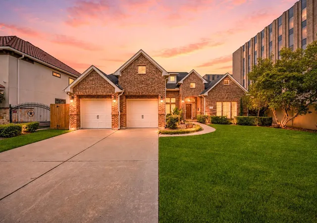 2nd image of 4629 Oakdale St, Bellaire, TX 77401 | MLS# 80791097
